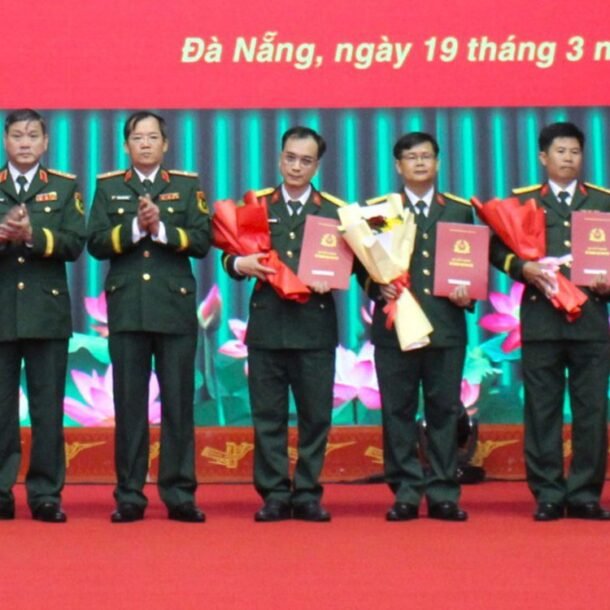 quan-khu-5-dieu-dong-30-can-bo-dau-tien-ve-truong-thieu-sinh-quan-mien-trung
