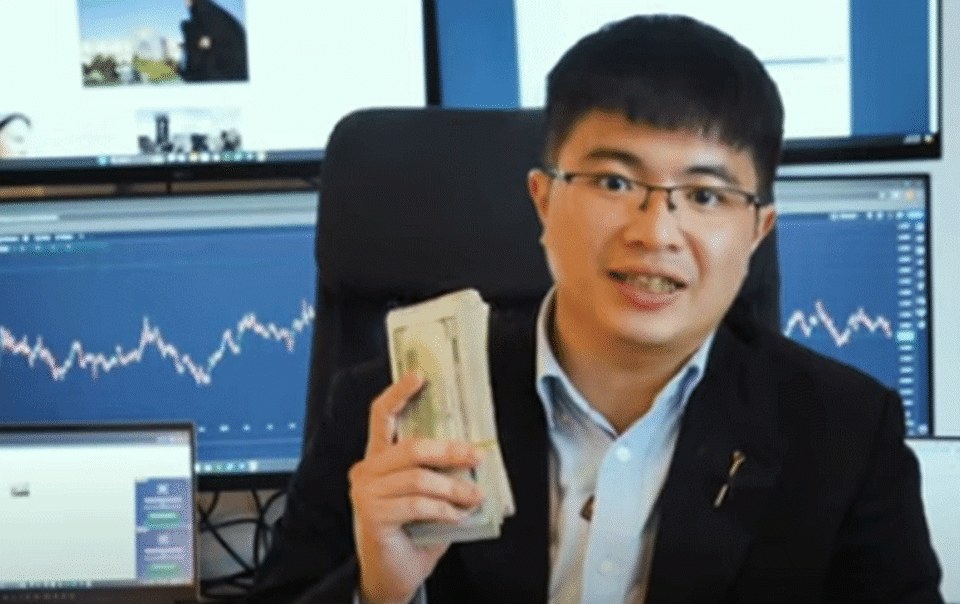 bo-pho-duc-nam-bi-lua-hang-ty-dong-khi-lo-dieu-tri-tam-than-cho-con