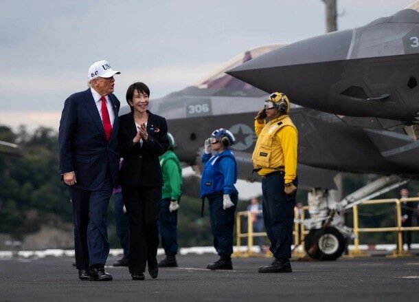 ong-trump-tiep-thu-tuong-takaichi,-khen-nhat-ban-'khong-giong-nato'