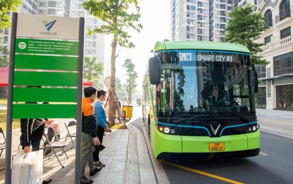 thu-tuong-yeu-cau-khan-truong-phu-tram-sac,-ca-nuoc-chuyen-doi-sang-giao-thong-dien