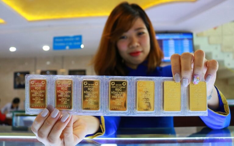 gia-vang-mieng-sjc-giam-den-7,5-trieu-dong/luong