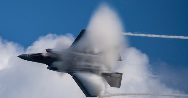 chien-dau-co-f-35-my-ha-c&aacute;nh-khan,-iran-n&oacute;i-d&atilde;-ban-tr&uacute;ng