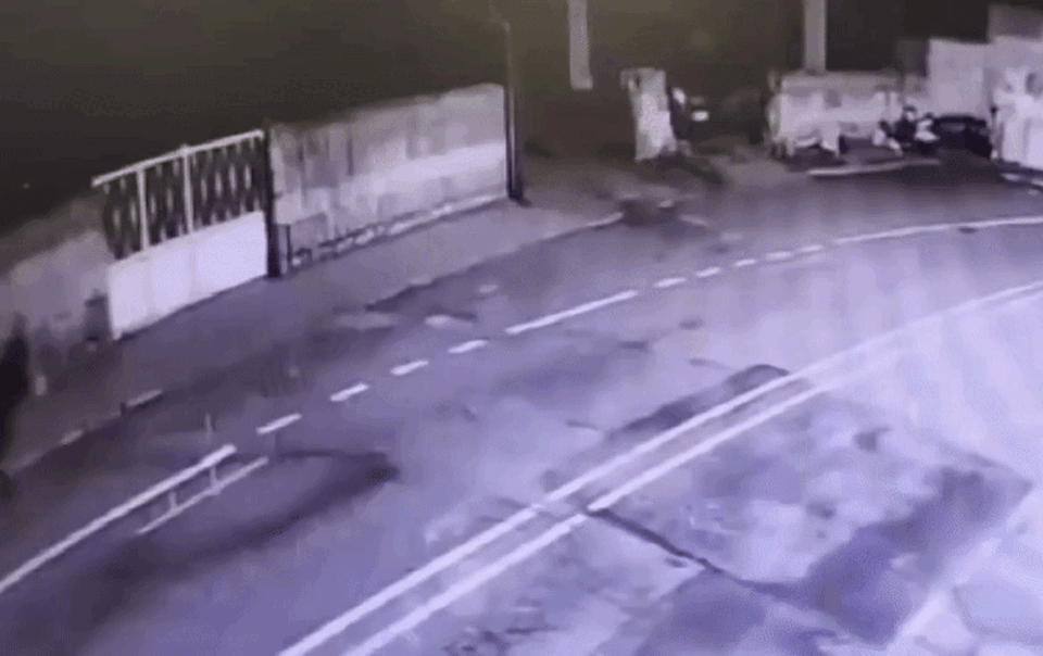 vu-trom-vang-kho-tin:-dot-nhap-bang-xe-nang,-tau-thoat-bang-‘co-xe-khong-the-tin-noi’