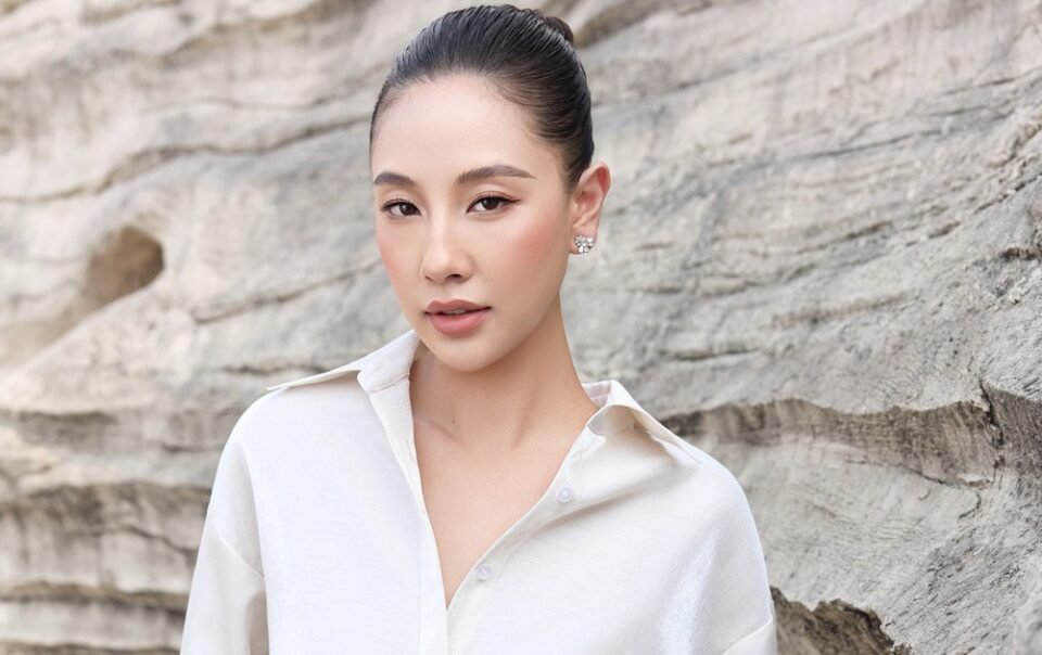 meo-phoi-ao-so-mi-tao-nen-cac-ban-phoi-sang-trong-ma-van-thoai-mai