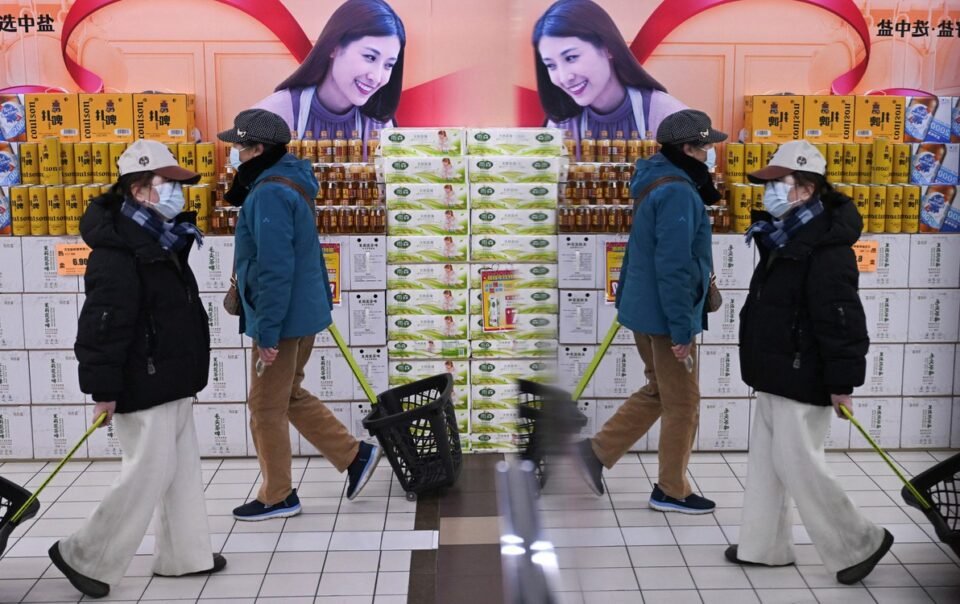 nhieu-ngan-hang-trung-uong-tren-the-gioi-canh-bao-tang-truong-yeu-va-lam-phat