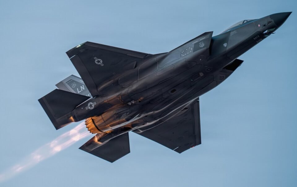 tiem-kich-f-35-my-ha-canh-khan,-nghi-trung-hoa-luc-iran