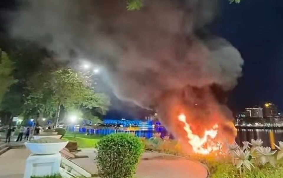 chay-linh-vat-ngua-o-hue,-nguyen-nhan-co-the-do-chap-den-led