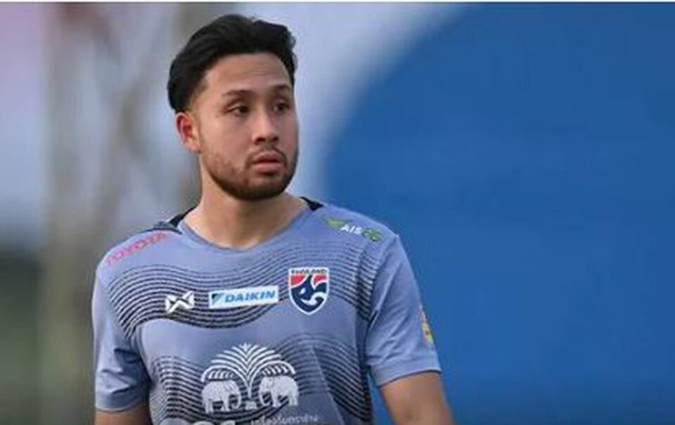 tai-xuat-san-co-tu…-san-chua,-cau-thu-thai-lan-toa-sang-o-duc