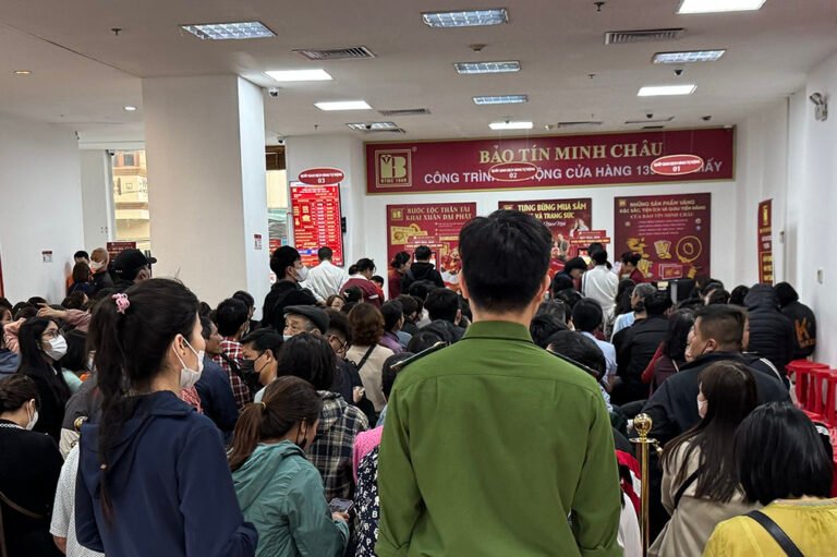 tiem-vang-o-at-'xa-hang',-cho-mua-thoai-mai-khi-gia-chenh-toi-gan-30-trieu/luong