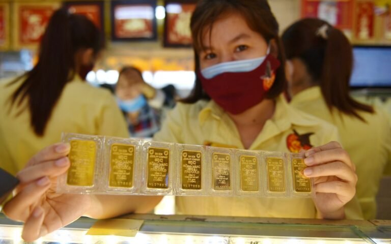 gia-vang-the-gioi-giam-sau,-trong-nuoc-chi-con-167-trieu-dong/luong