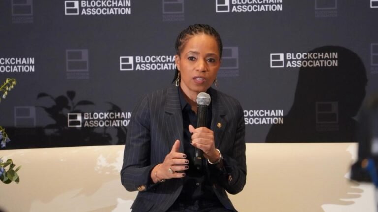 stablecoin-yield-in-crypto-clarity-act-won’t-allow-rewards-on-balances,-latest-text-says