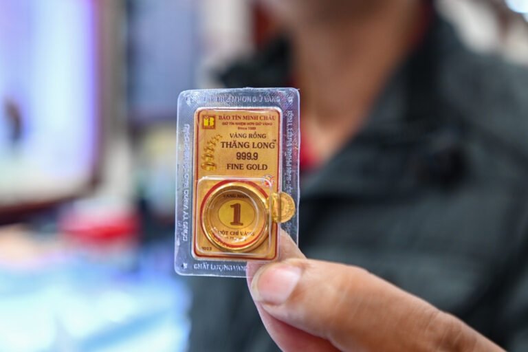 gia-vang-giam-voi-vang-bat-day,-lo-ngay-chuc-trieu-dong