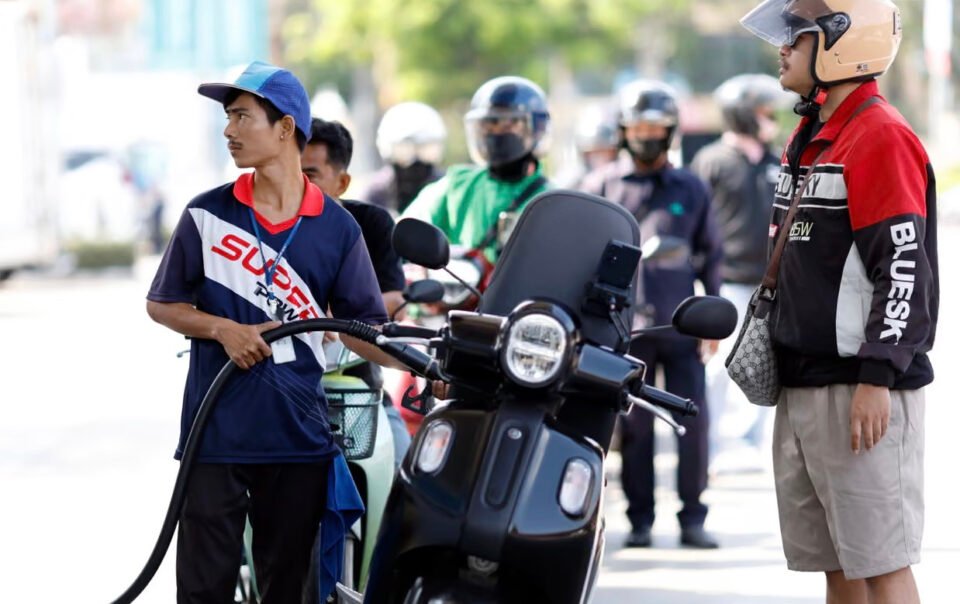 loat-giai-phap-giup-philippines-doi-pho-khung-hoang-xang-dau