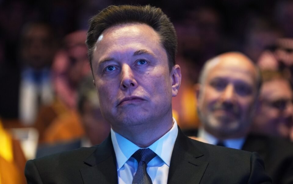 nha-trang-tu-choi-de-elon-musk-tra-luong-cho-nhan-vien-an-ninh-san-bay