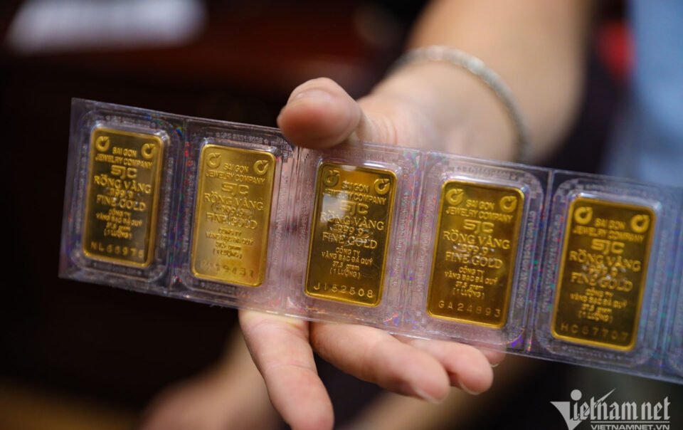 vang-nhan-het-sach-tu-sang,-no-ro-dich-vu-dang-ky-mua-ho-vang-sjc