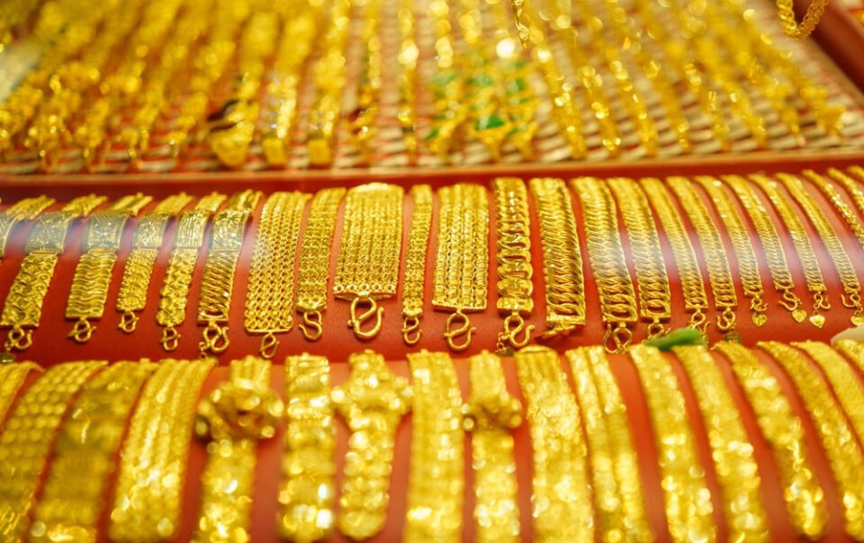 vang-bi-'thoi-bay'-hon-1.100-usd-tu-dinh,-lieu-con-giam-tiep?