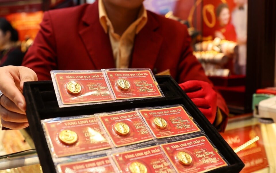 gia-vang-hom-nay-21/3/2026-roi-thang-dung,-vang-mieng-sjc-va-nhan-giam-hon-5-trieu