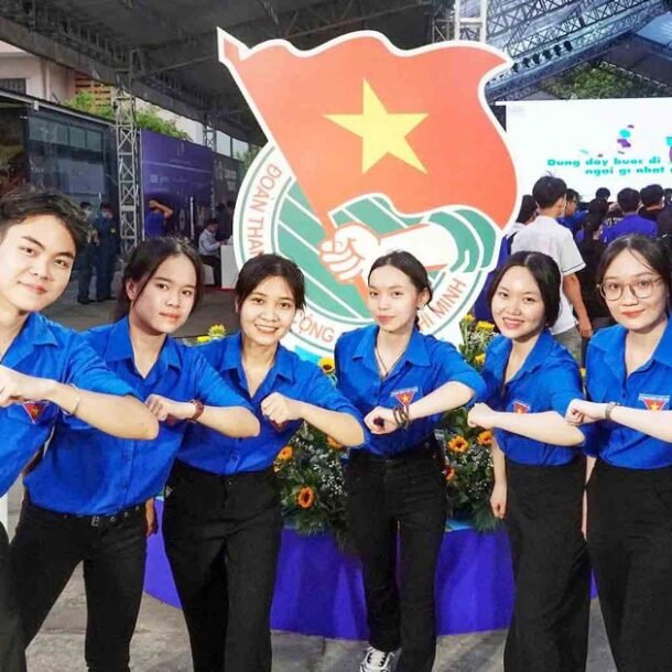 xung-dang-la-doi-du-bi-tin-cay-cua-dang-trong-ky-nguyen-moi