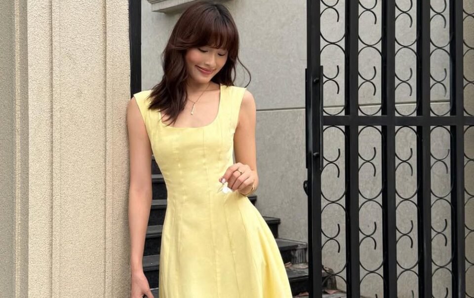 mua-he-trong-treo,-nhe-nhang-tren-trang-phuc-vai-linen