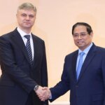 thu-tuong-de-nghi-nga-day-manh-hop-tac-duong-sat,-tau-dien-ngam