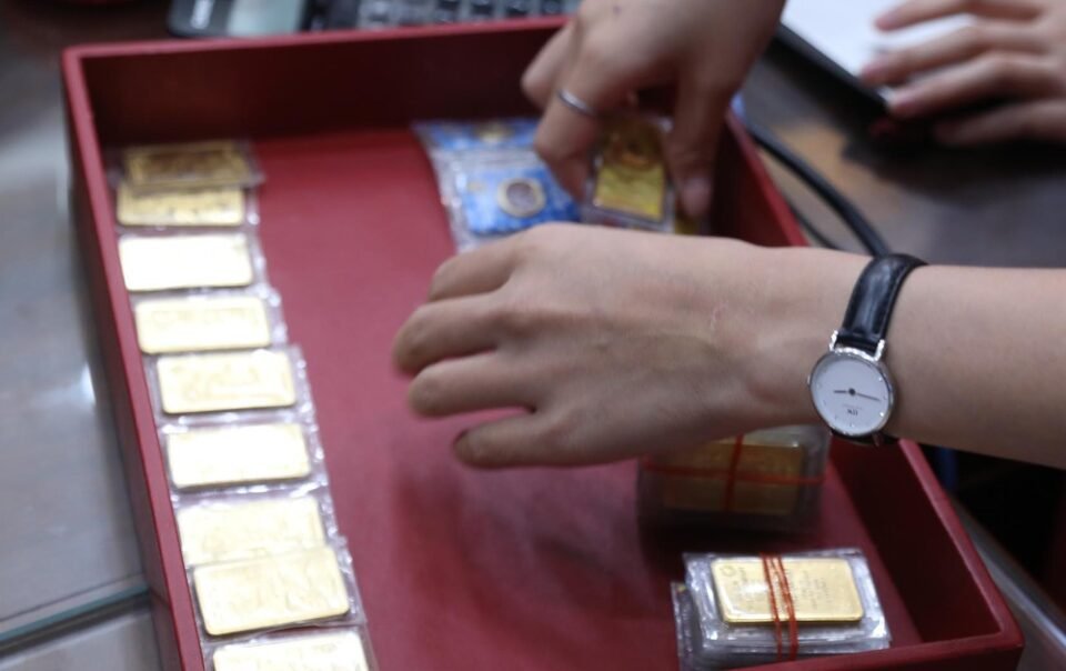 gia-vang-hom-nay-273.2026:-giam-them-1,6-trieu-dong-khien-nguoi-mua-lo-gan-7-trieu