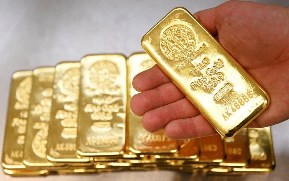 chuyen-gi-dang-xay-ra-voi-gia-vang-the-gioi?