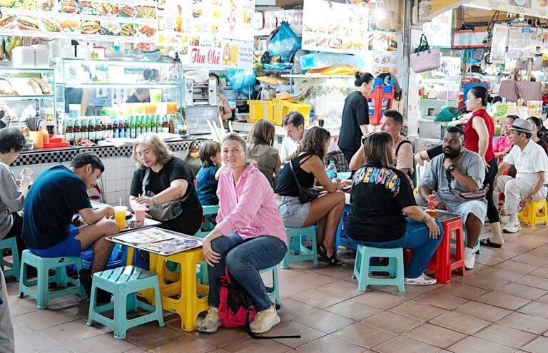 go-nut-that,-thuc-day-kinh-te-dem