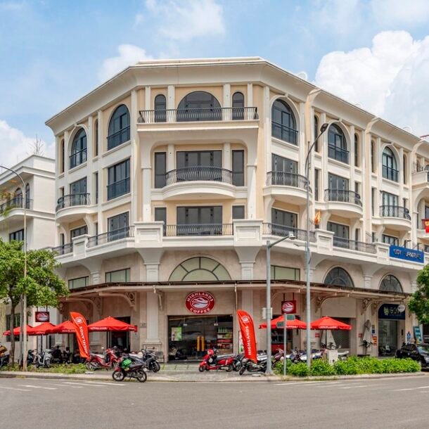 mua-nha-tai-van-phuc-city,-trai-nghiem-loat-thuong-hieu-noi-tieng-ngay-truoc-nha