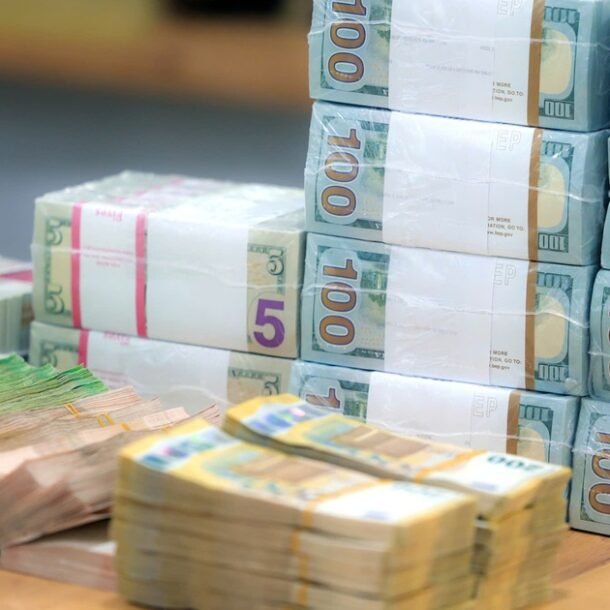 gia-usd-hom-nay-273.2026:-ngan-hang-tang-kich-tran