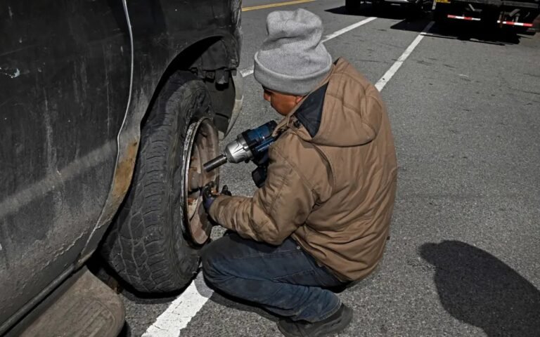 tho-sua-xe-o-my-kiem-58-trieu-dong-moi-dem-nho-mo-tiem-ngay-canh-o-ga-‘khung’