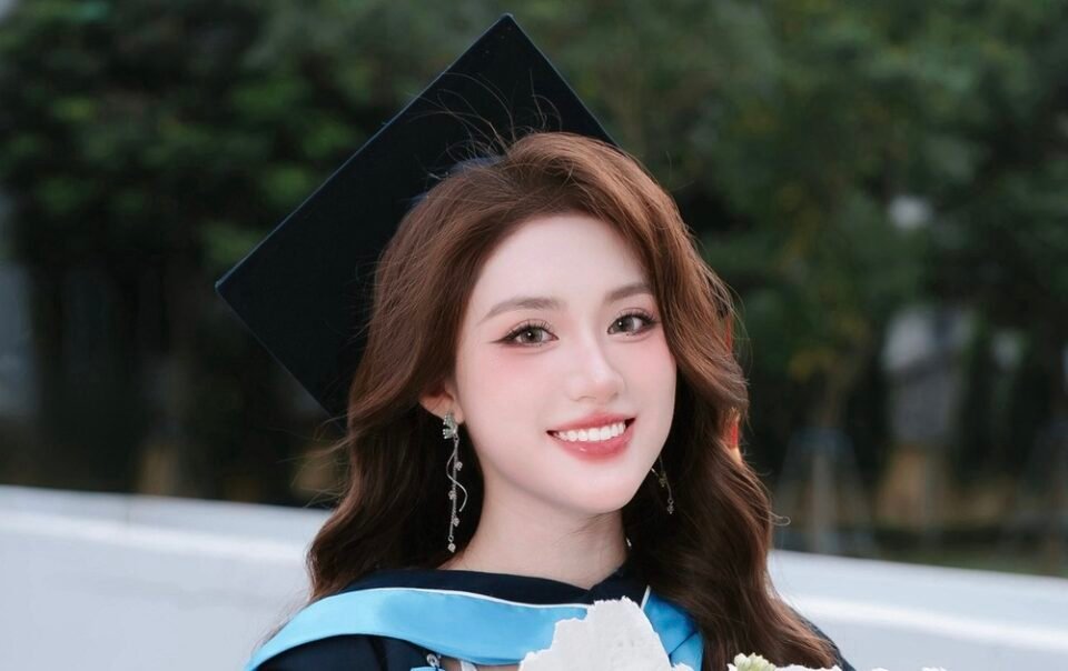 nhan-sac-doi-thuong-cua-tan-hoa-hau-the-gioi-viet-nam