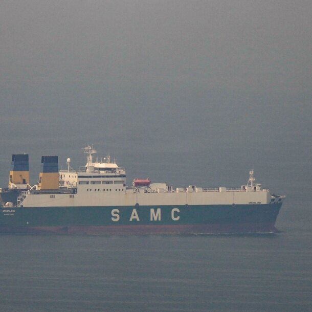 iran-cho-phep-them-20-tau-pakistan-di-qua-eo-bien-hormuz