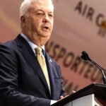 ceo-air-canada-tu-chuc-v&igrave;-&lsquo;kh&ocirc;ng-n&oacute;i-tieng-ph&aacute;p&rsquo;-tuong-niem-vu-tai-nan-m&aacute;y-bay