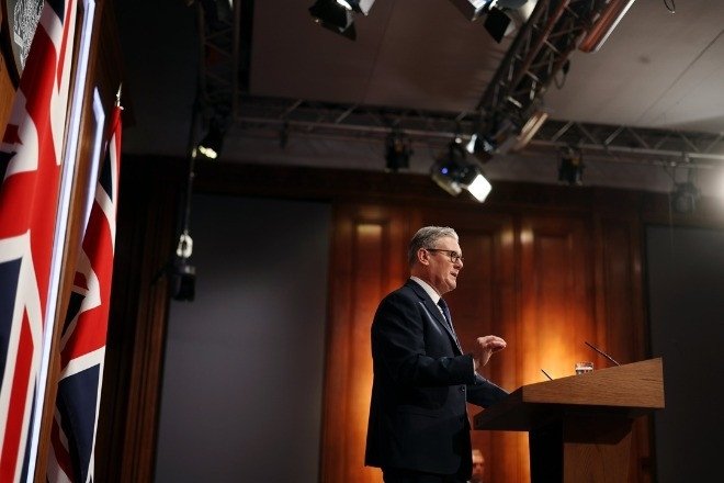 anh-len-tieng-khi-my-doa-rut-khoi-nato,-trieu-tap-35-nuoc-ban-ve-eo-bien-hormuz