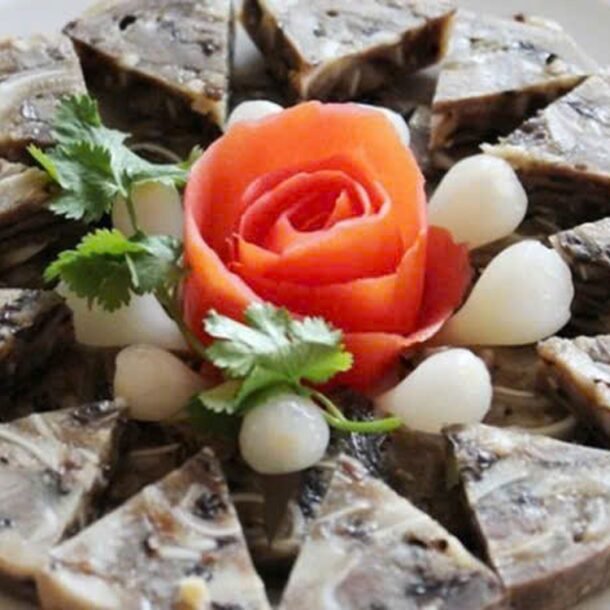 an-gi-bo-nay,-vay-an-bi-heo-co-dep-da-khong?