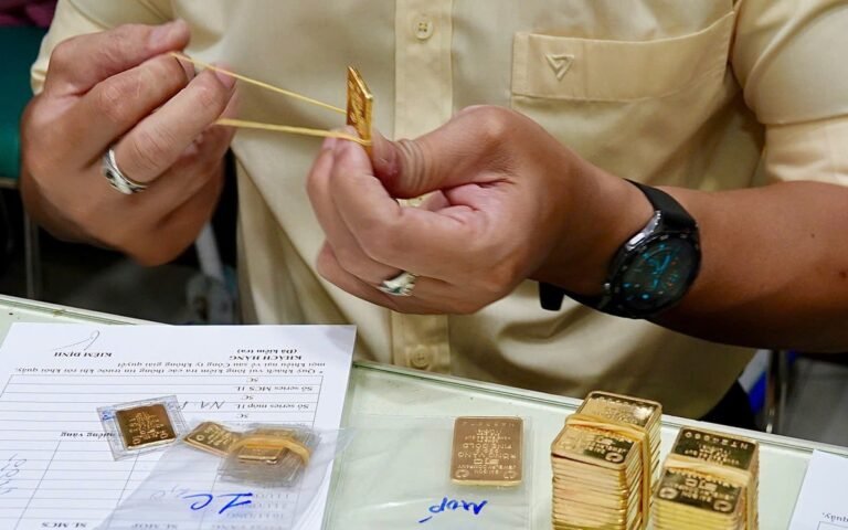 gia-vang-bat-tang-manh,-vuot-4.600-usd/ounce