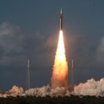 phi-hanh-gia-nasa-khoi-hanh-len-mat-trang-lan-dau-sau-hon-50-nam