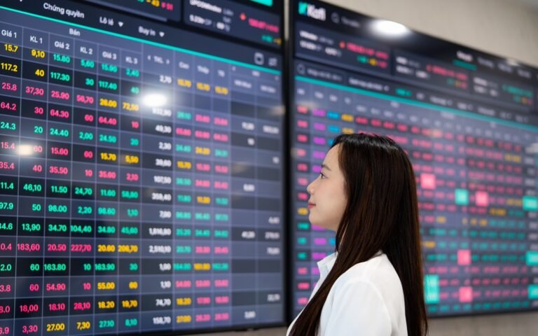 chung-khoan-2-4:-‘di-san’-co-phieu-mua-dai-hoi-dong-co-dong,-nha-dau-tu-can-luu-y-gi?