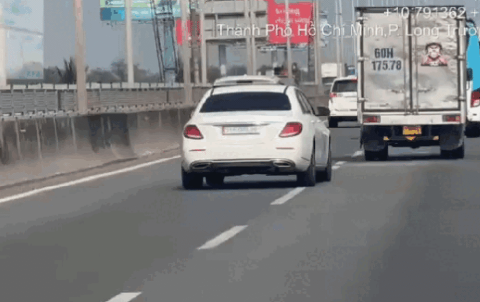 quen-bat-xi-nhan-khi-chuyen-lan,-nhieu-tai-xe-bi-phat-nguoi-tren-cao-toc