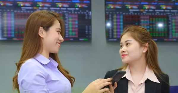 nguoi-choi-chung-khoan-lai-that-trong-‘ngay-noi-doi’