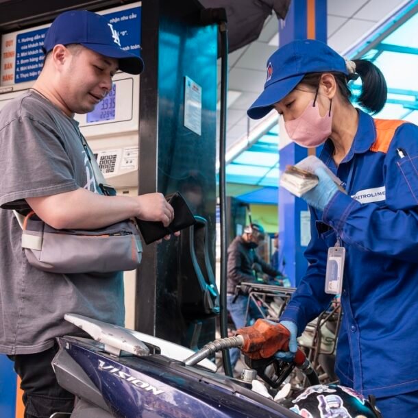 de-xuat-doanh-nghiep-dau-moi-duoc-tam-ung-ngan-sach-de-binh-on-gia-xang-dau