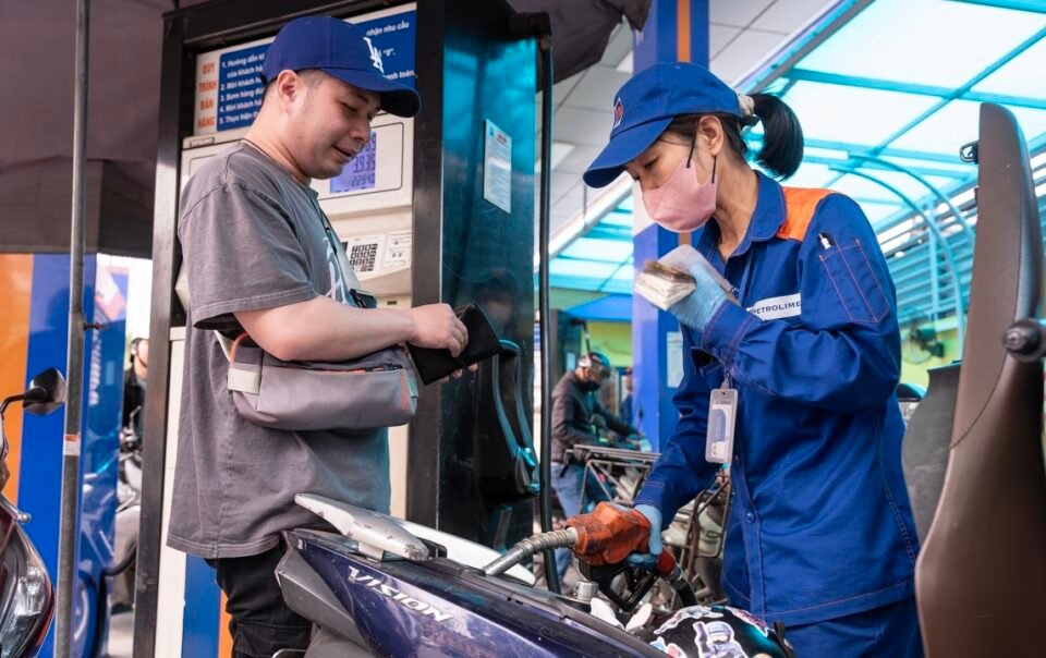 de-xuat-doanh-nghiep-dau-moi-duoc-tam-ung-ngan-sach-de-binh-on-gia-xang-dau