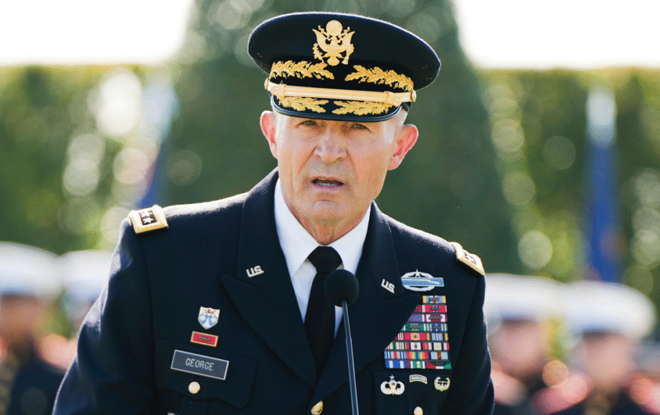 tuong-dung-dau-luc-quan-my-mat-chuc