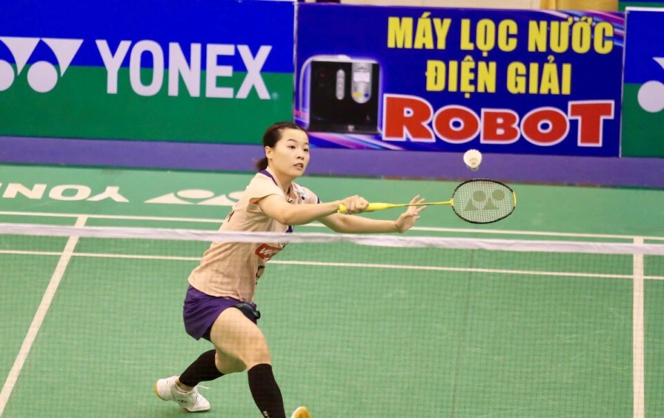 nguyen-thuy-linh-chung-nhanh-voi-tay-vot-so-1-the-gioi-o-giai-chau-a