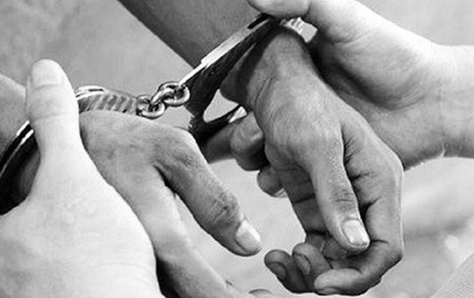 truy-to-cuu-dieu-tra-vien-nhan-tien-giup-bi-can-tai-ngoai