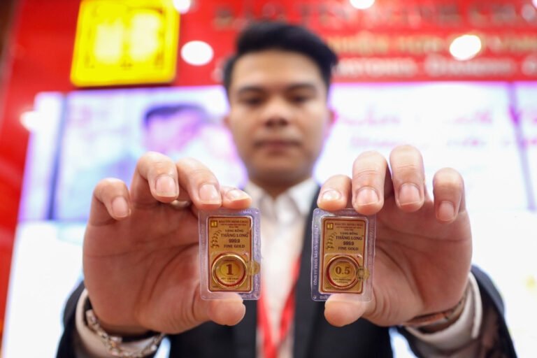 gia-vang-hom-nay-3/4/2026-dao-chieu,-vang-sjc-tang-1-trieu-dong/luong