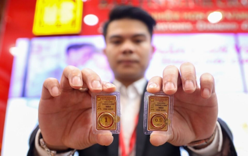 gia-vang-hom-nay-3/4/2026-dao-chieu,-vang-sjc-tang-1-trieu-dong/luong