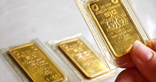 gi&aacute;-v&agrave;ng,-bac-'sap'-manh