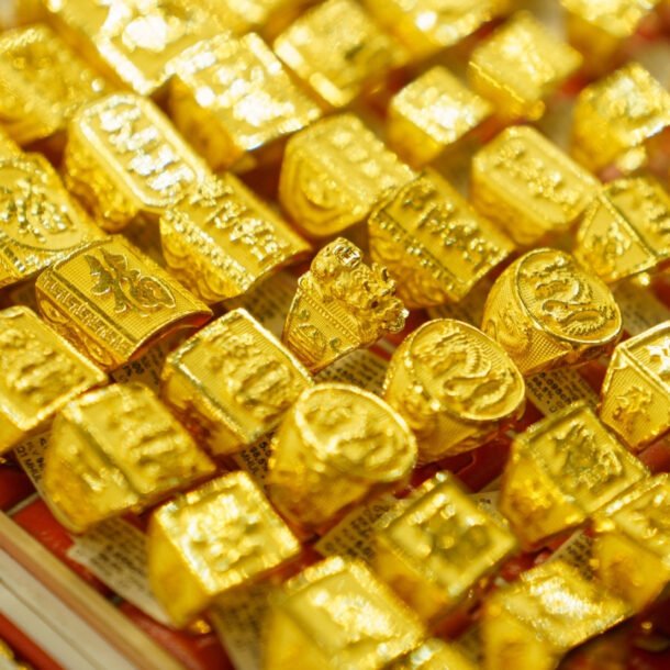 gia-vang-the-gioi-roi-thang-dung,-giam-hon-160-usd/ounce