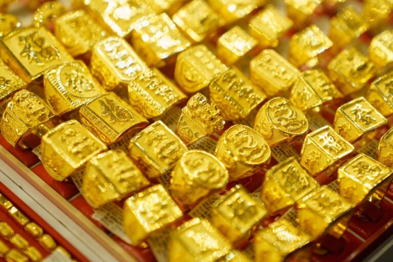 gia-vang-the-gioi-roi-thang-dung,-giam-hon-160-usd/ounce